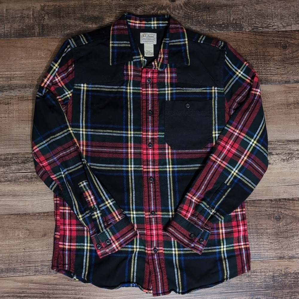 L.L.Bean Heritage Scotch Plaid Slightly Fitted Untucked Fit in EUC Size Small